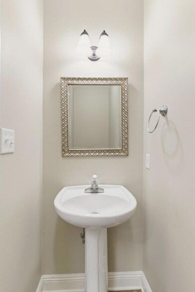 Building Photo - 44 Bridgefield Ct
