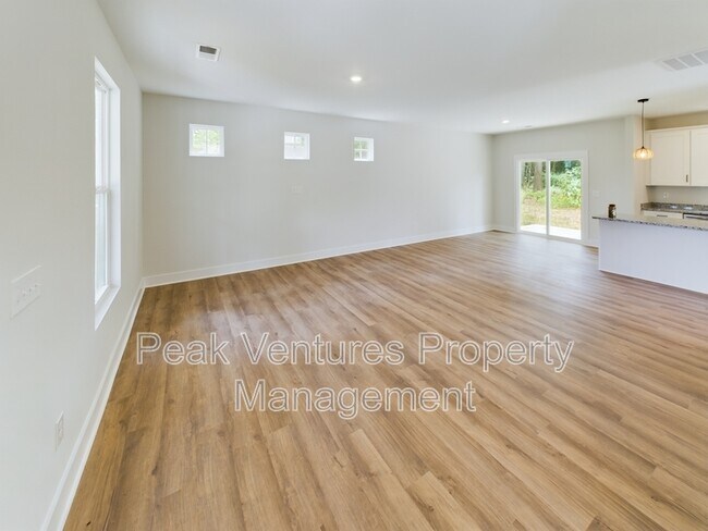 Building Photo - 113 Norbert Ln