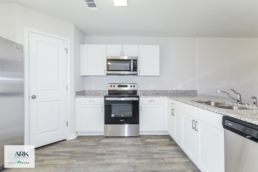 Building Photo - 14178 Green Wing Cir