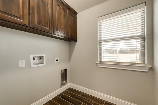 Building Photo - 3200 Windcrest Dr
