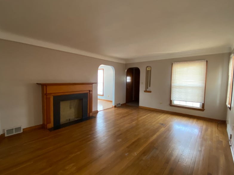 Building Photo - 6907 Gerald Ave