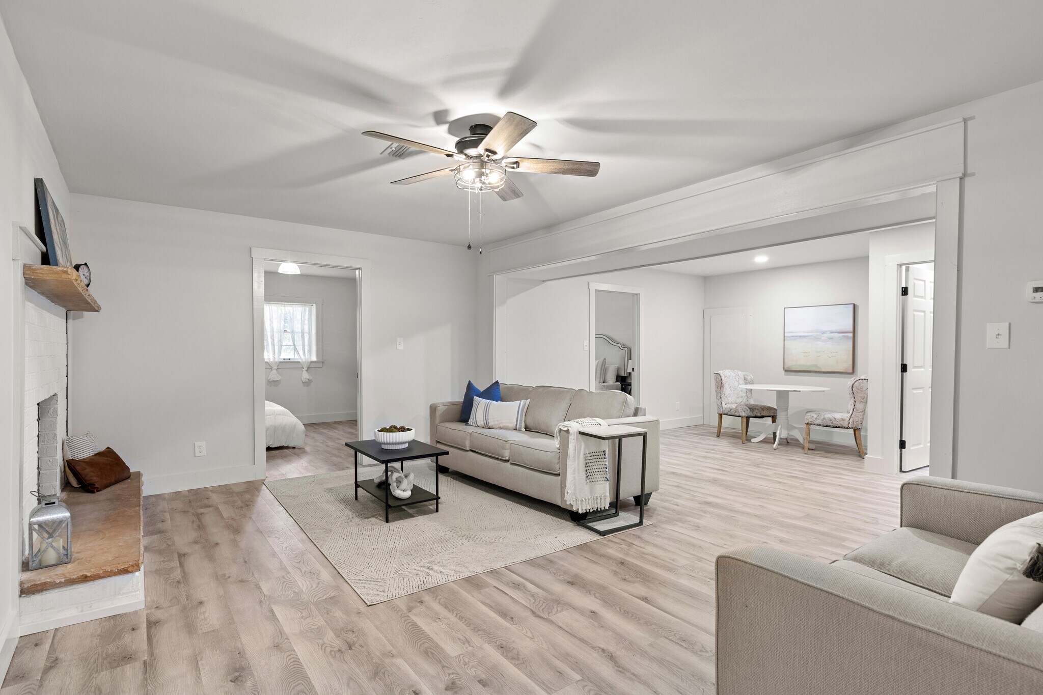 Building Photo - 7916 Valley View Dr SE