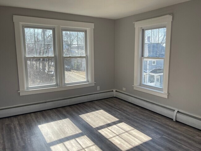 Building Photo - 117 Marshall St