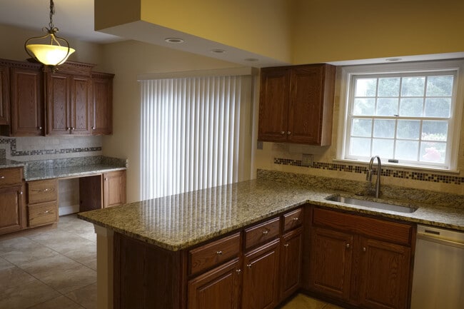 Building Photo - Charming 4 Bedroom/3 Bathroom Townhome in Mays Chapel-Chapelgate (Lutherville)