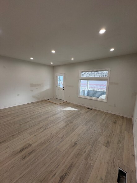 Building Photo - 2104 8th Ave