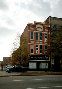 Building Photo - 11 E Broad St