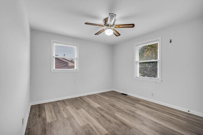 Building Photo - 7453 Harrow Dr