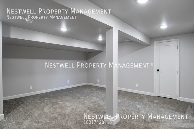 Building Photo - Great 4-bed Townhome in South Salt Lake