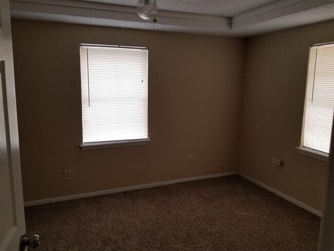 Building Photo - 610 E Water St