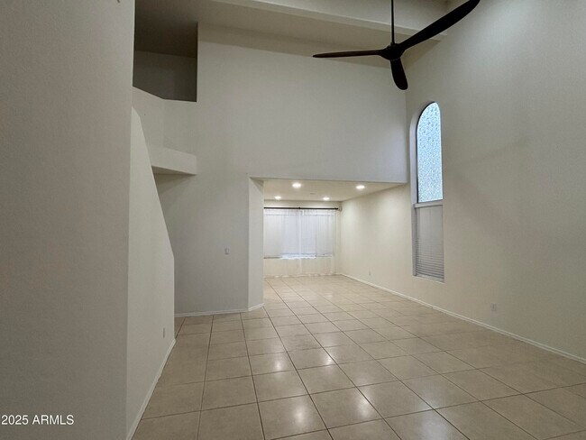 Building Photo - 1231 N Tercera Ct