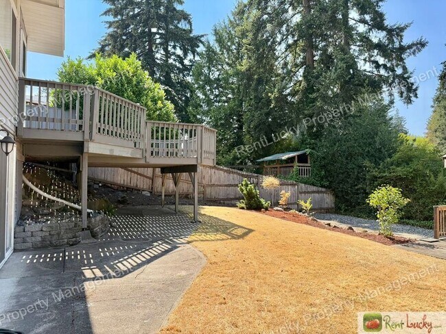 Building Photo - 1211 147th Ave SE