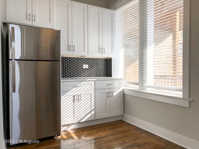 Building Photo - 2603 W Augusta Blvd