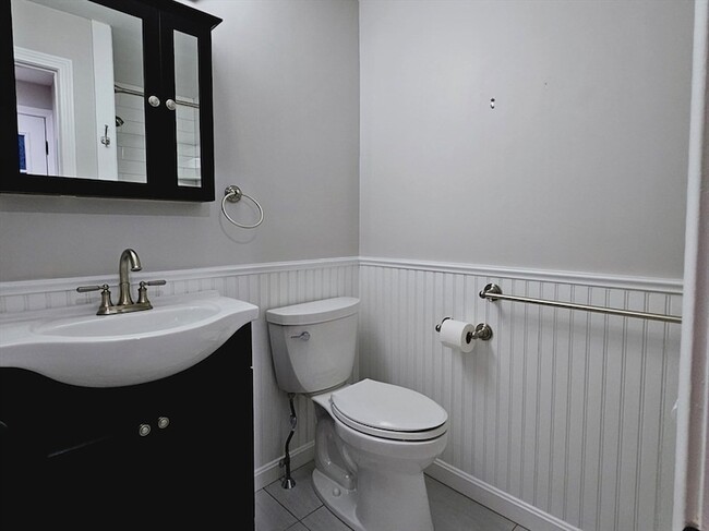 Building Photo - 104 Walpole St