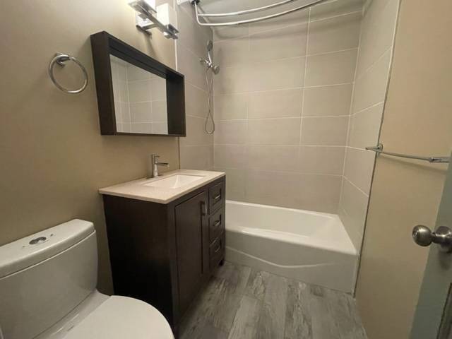 Building Photo - 1927 Wallace Ave