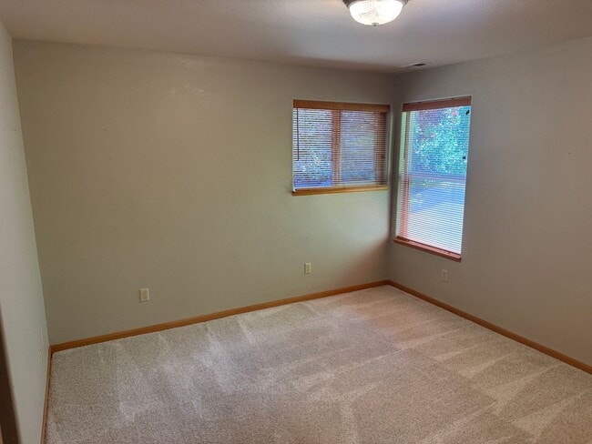 Building Photo - 3 Bedroom Home in College Hill Neighborhood