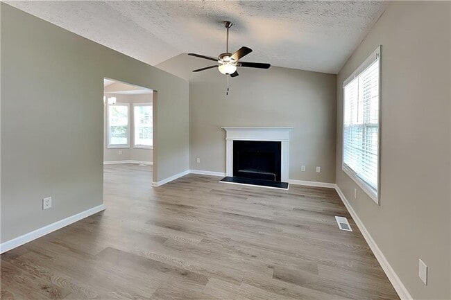 Building Photo - 110 Rockefeller Ln