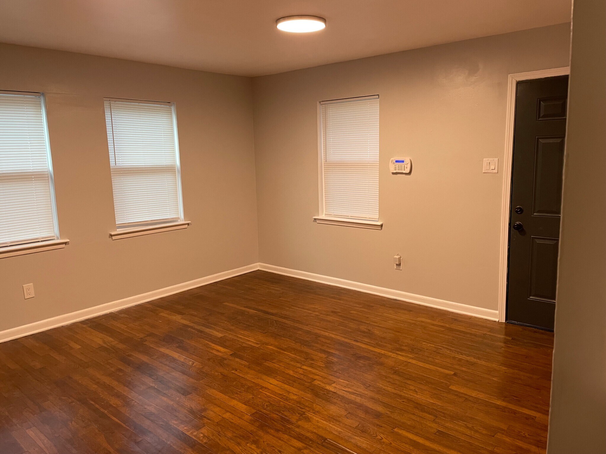 Building Photo - 1569 Plover St
