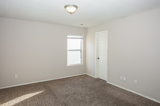 Building Photo - 6545 Ziegler Ln