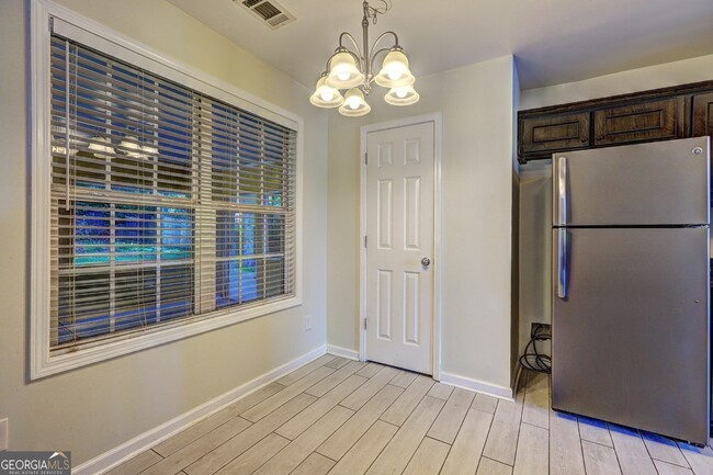 Building Photo - 1553 Ravens Run