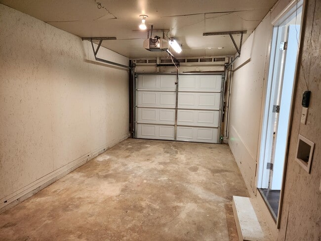 Building Photo - 822 Edgehill