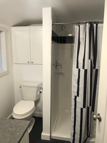 Bathroom - tiled shower - 411 N L St
