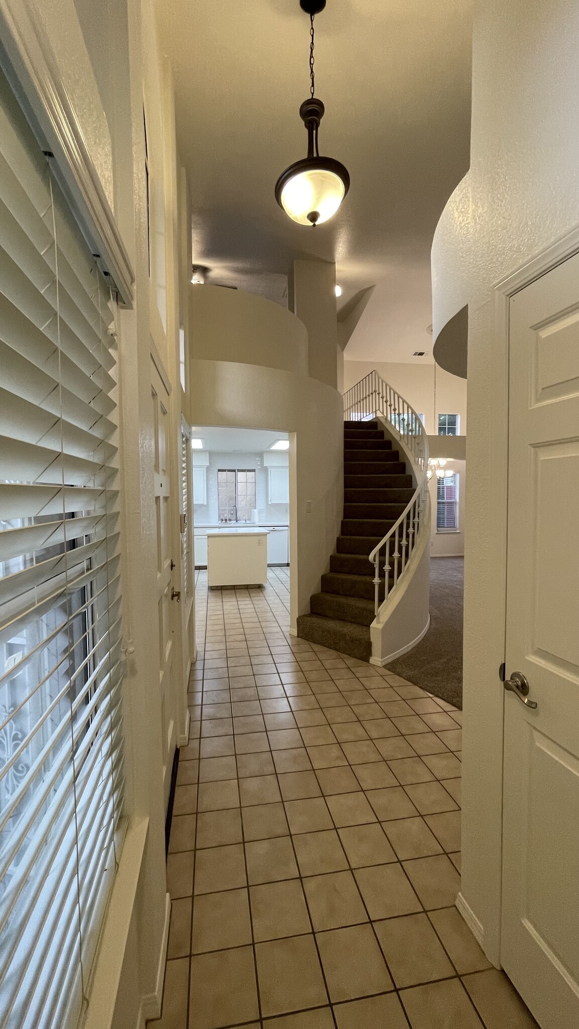 Building Photo - 645 E Champlain Dr