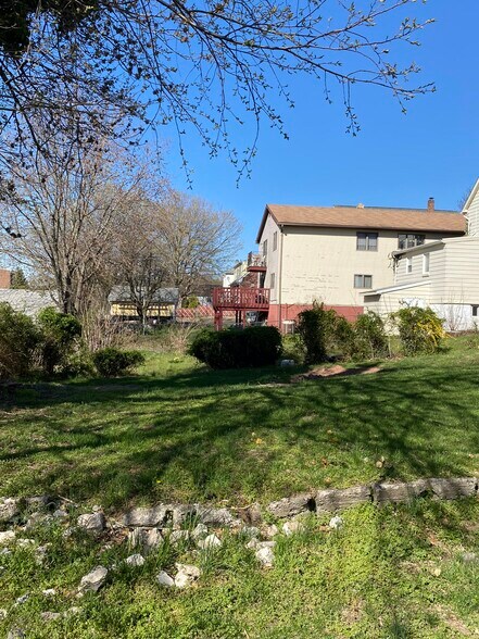 Building Photo - 48 Entwistle Ave