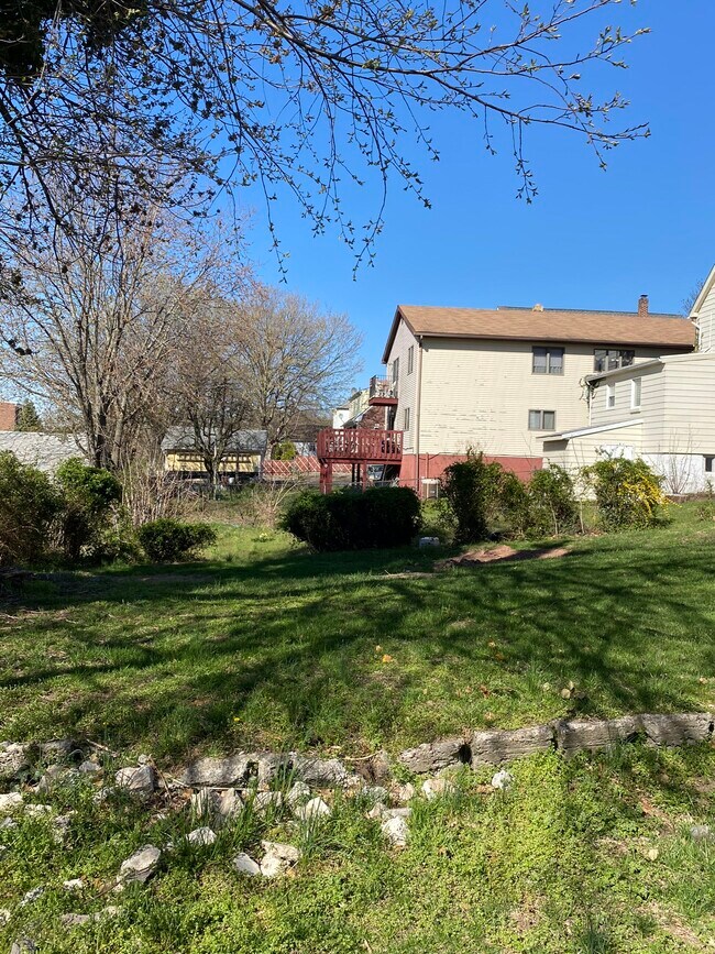 Building Photo - 48 Entwistle Ave