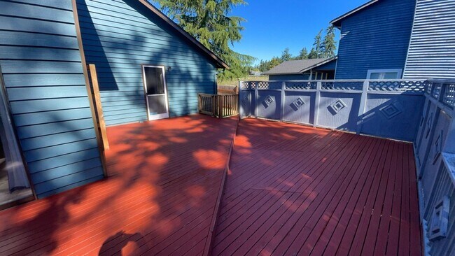 Building Photo - Lovely Pet Friendly, 3 Bedroom Home!