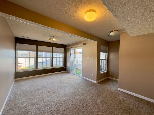 Building Photo - Charming 2 Bedroom/2.5 Bathroom Townhome in Aberdeen, MD!