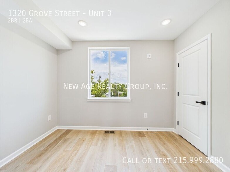Building Photo - 1320 Grove St