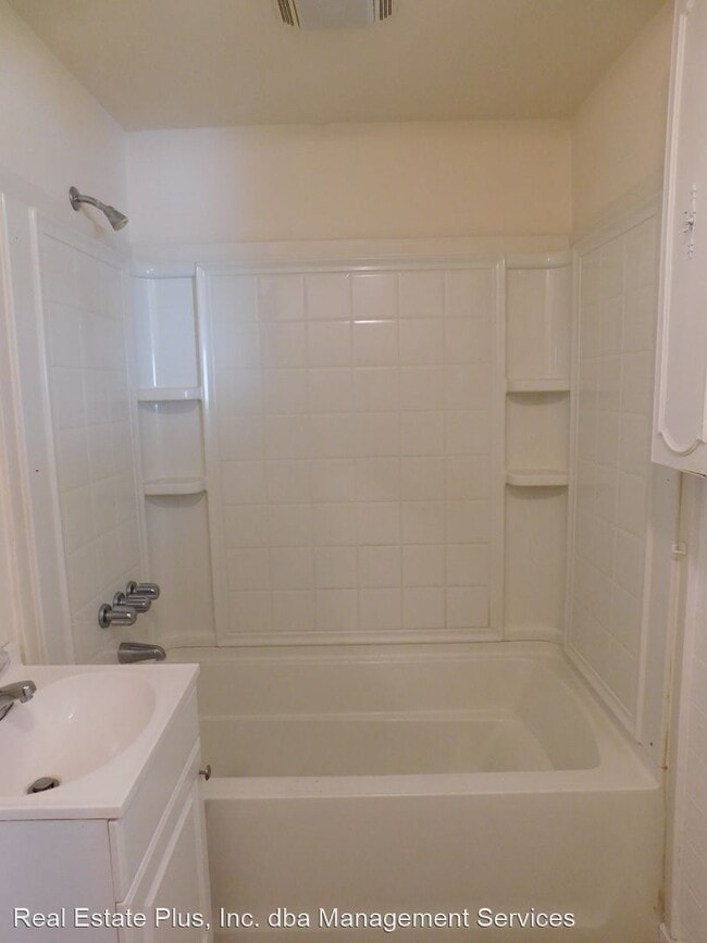 Building Photo - 1 br, 1 bath House - 2208 1/2 Spencer Avenue