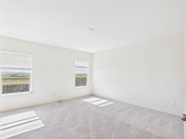 Building Photo - Single Story 4 bedroom