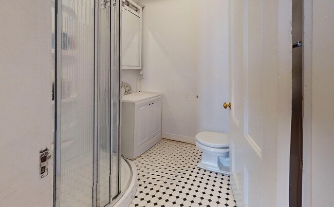 Building Photo - 10-14 Union Pk