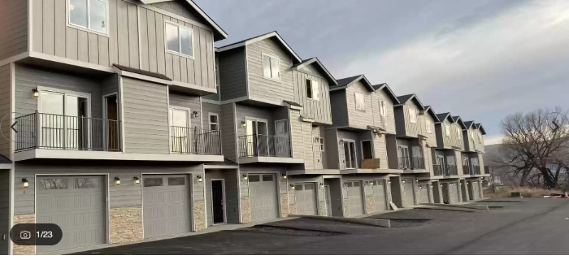 Building Photo - 2600 Racquet Ln