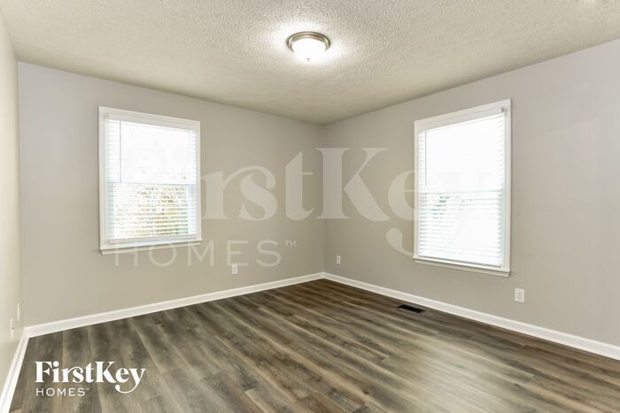 Building Photo - 1026 Grove Cir