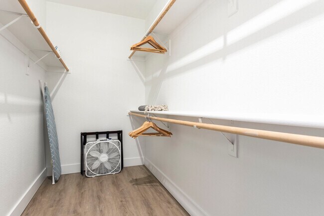 Building Photo - 14201 N 70th Way