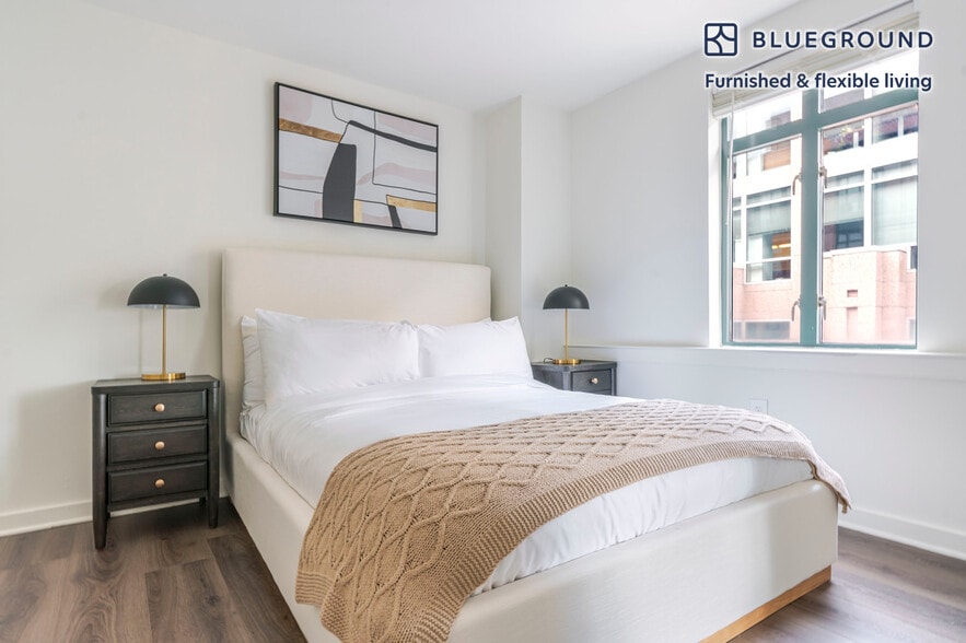 Building Photo - 400 8th St NW