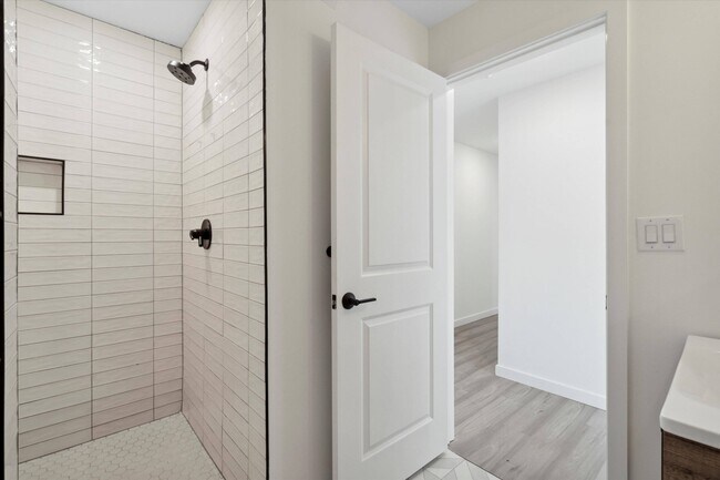 Building Photo - 1338 N 15th St