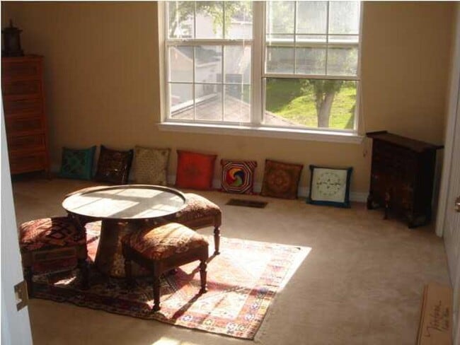 Building Photo - 965 Scenic Oak Ln