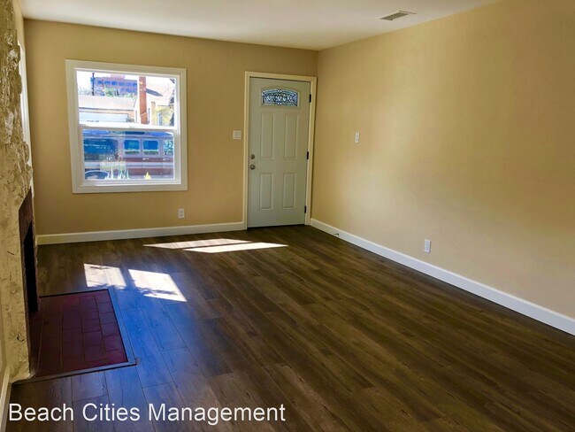Building Photo - 3 br, 1 bath House - 213 E 45th Street