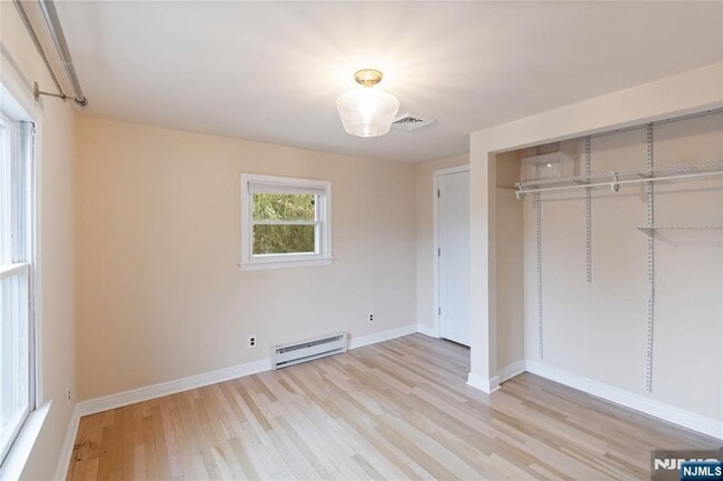 Building Photo - 31 Sherman Ave