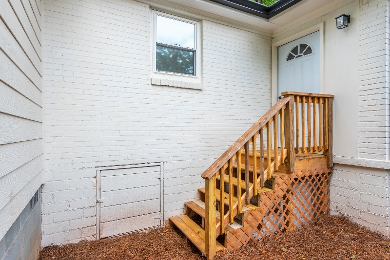 Building Photo - 1540 Eastland Rd SE