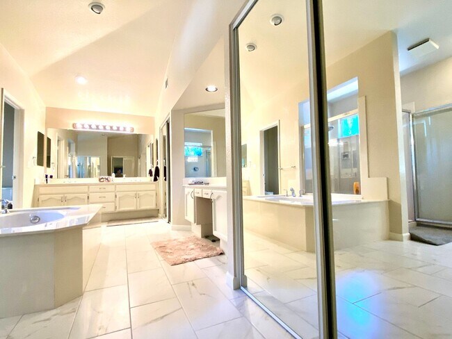 Building Photo - Fully Furnished Single-Family Home in San ...