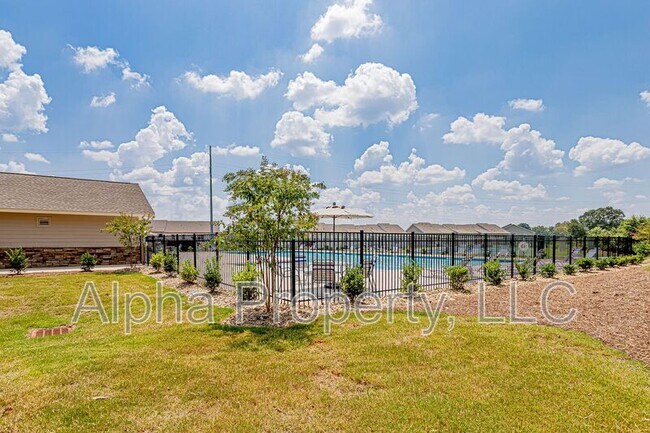 Building Photo - 540 Yellow Fox Rd