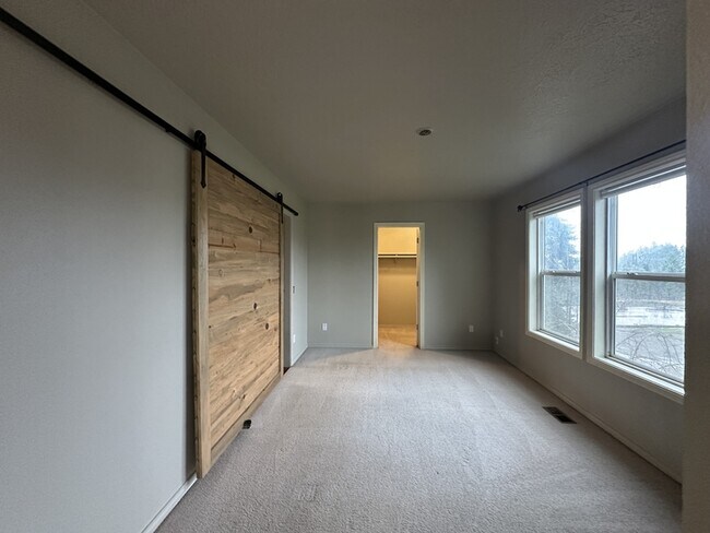 Building Photo - 24574 SW Ladd Hill Rd