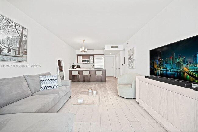Building Photo - 500 Brickell Ave
