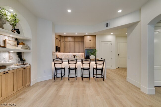 Building Photo - 32 E Serene Ave