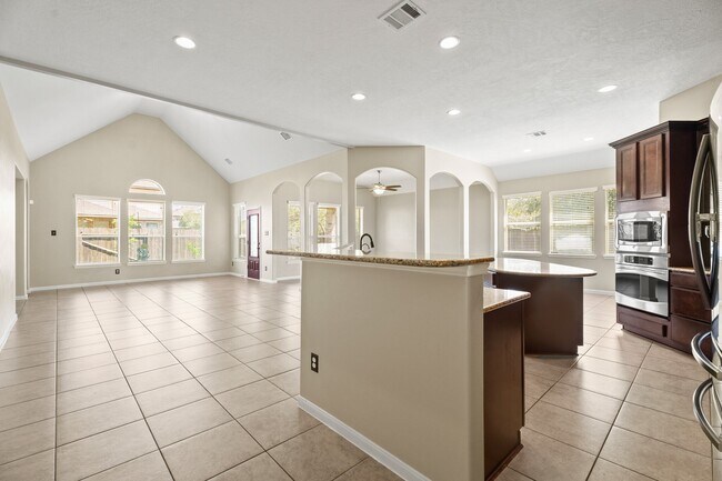 Building Photo - 4713 La Escalona Dr