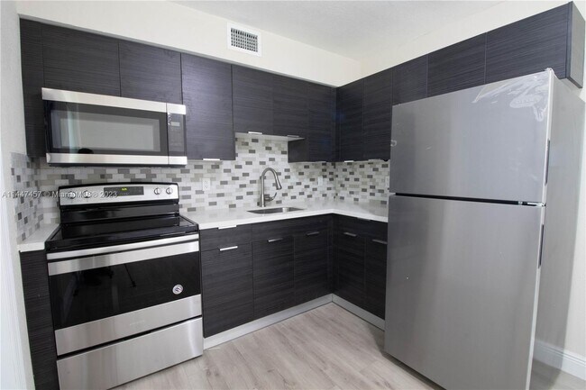 Primary Photo - 429 NW 9th Ave